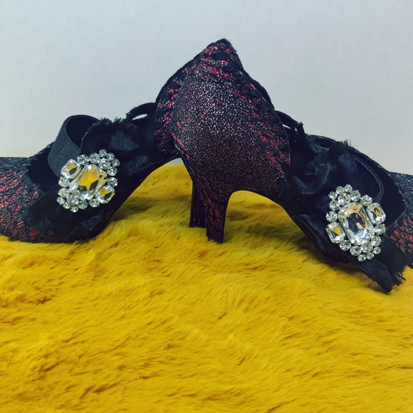 BKE **HOLIDAY RED HEEL PUMP** GLITZ AND GLAMOR *8 1/2* - Picture 5 of 13